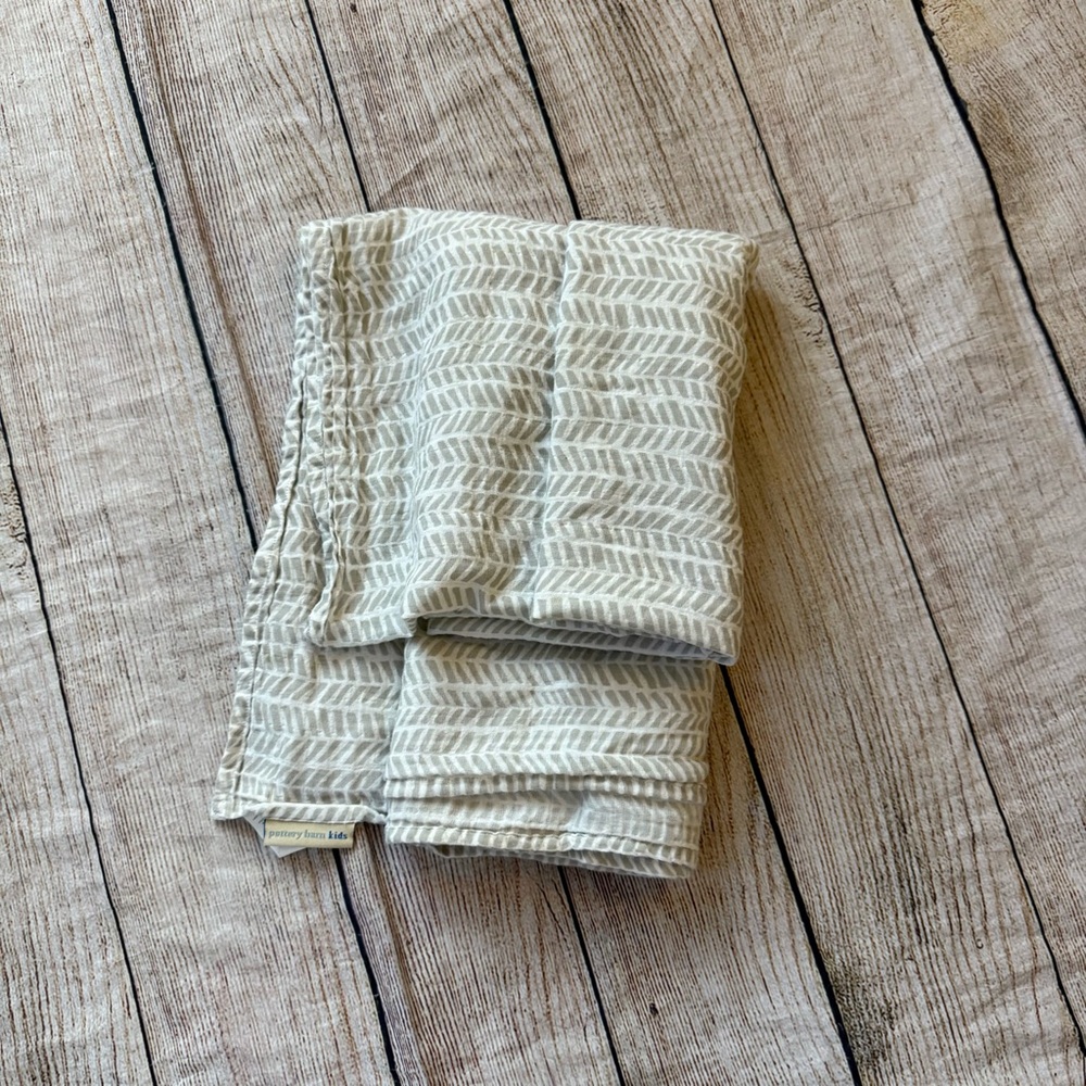 Pottery Barn Kids gray white baby blanket